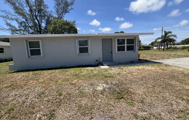 1349 W 32 ST