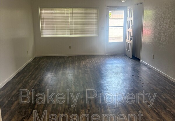 3047 N LINDA VIS LN