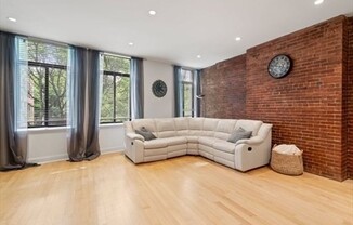 2 beds, 1 bath, 1,165 sqft, $4,000, Unit 304