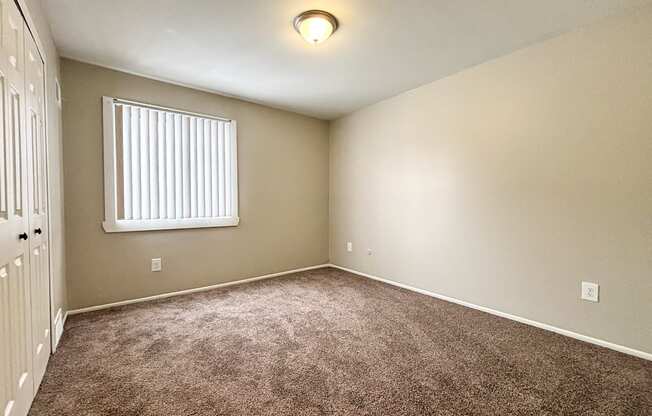 Apartments with large bedrooms in Warren. Apartments with walk in closets in Warren, MI. Warren Woods.