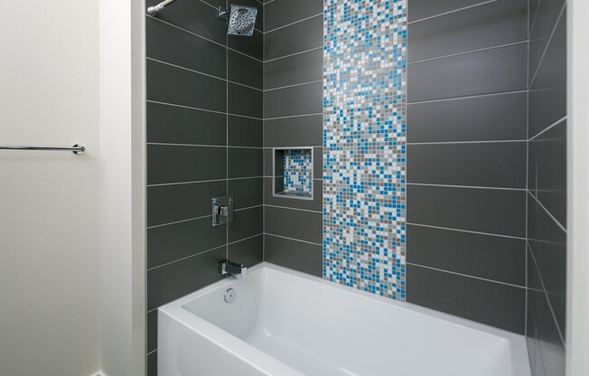 Studio, 1 bath, 355 sqft, $1,275, Unit 111