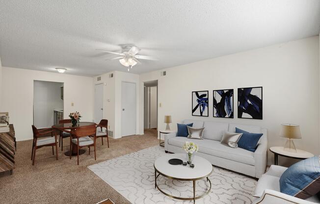 2 beds, 1 bath, 819 sqft, $1,200