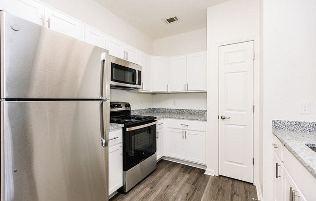Prep-friendly Kitchen Apartments in Odenton MD | Fieldstone Farm apartments