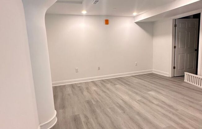 3 beds, 2 baths, 1,292 sqft, $2,045, Unit Unit 302 (Loft)