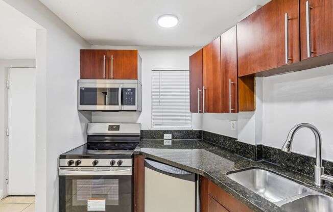 1 bed, 1.5 baths, 866 sqft, $1,900, Unit L- 504