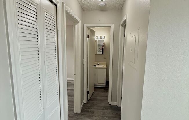 1 bed, 1 bath, 447 sqft, $899, Unit Unit E