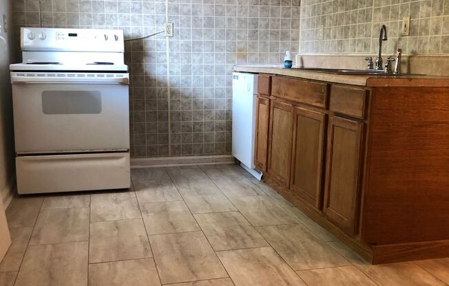 4 beds, 1 bath, $1,325