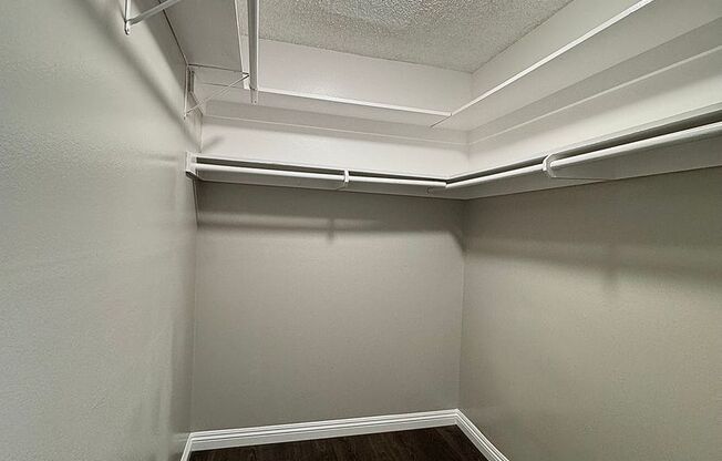 2 beds, 2 baths, 1,036 sqft, $2,300, Unit 4205 G