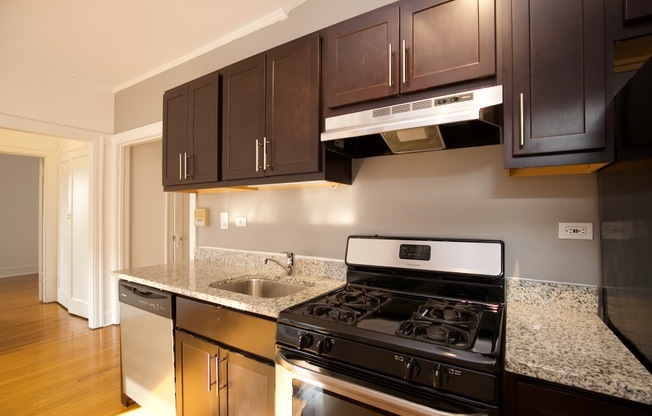 628 STRATFORD