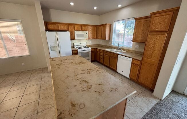 Gorgeous 3bed / 2.5bath home in the Silverstone Ranch community!