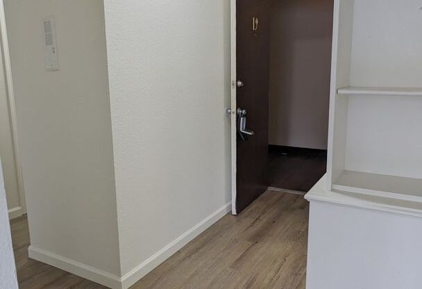 1 bed, 1 bath, 700 sqft, $1,295, Unit #21