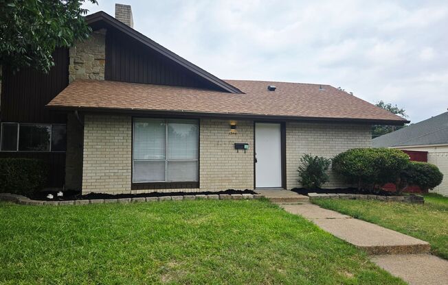 13439-13441 Blossomheath Ln, Dallas, TX 75240