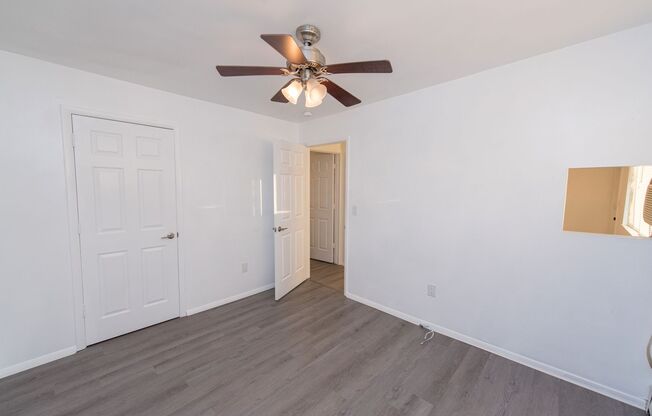 1 bed, 1 bath, 575 sqft, $750, Unit 2841 Cypress Way Apartment # 5