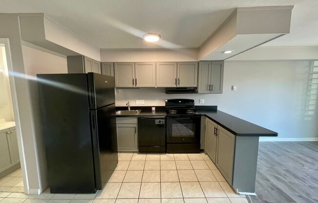 2 beds, 1.5 baths, 906 sqft, $1,750, Unit 8-6B