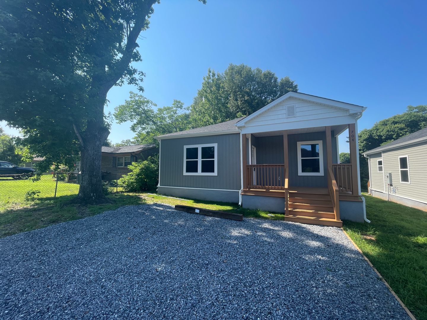3 Bedroom 1 Bathroom Fully Renovated House - Lawn Care Included!