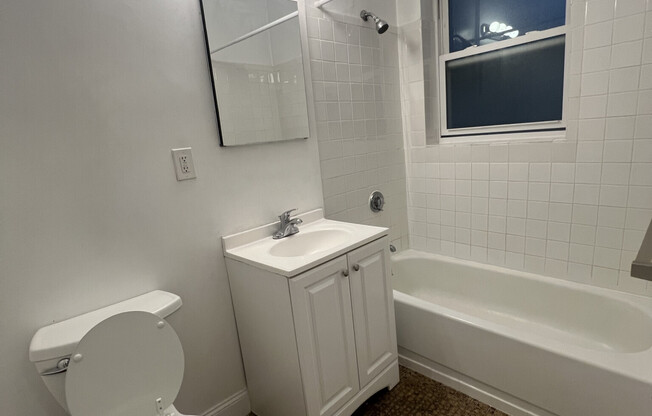2 beds, 1 bath, $3,450, Unit 201