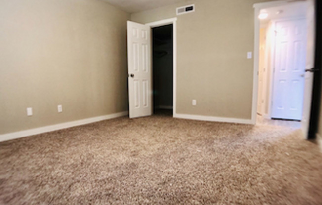 1 bed, 1 bath, 746 sqft, $825, Unit 109