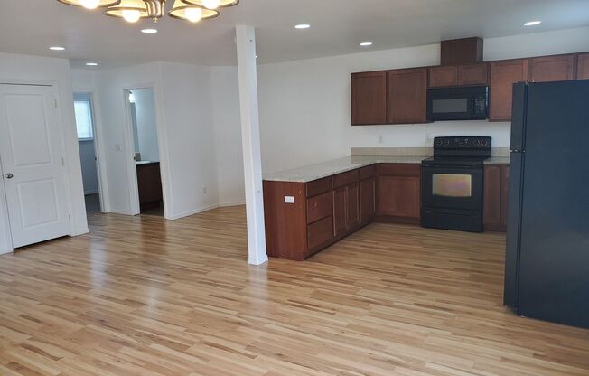 3 beds, 2.5 baths, 1,600 sqft, $1,450, Unit Unit #2