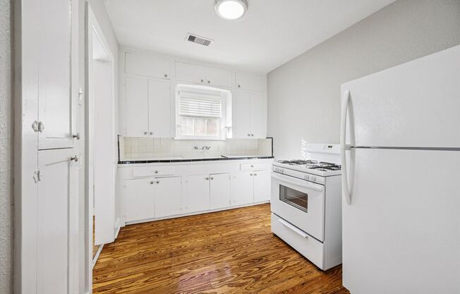 1810/1812 W. Alabama St Apartments