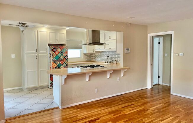 Gorgeous home in a hidden valley with extra room for office or guest bedroom