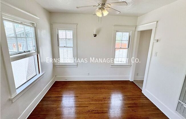 926 1/2 NEWPORT AVE