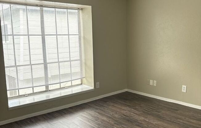 2 beds, 1 bath, 853 sqft, $1,425, Unit 631