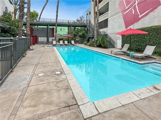 Studio, 1 bath, 700 sqft, $2,200