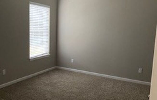 2 beds, 2 baths, 900 sqft, $999, Unit 872 Lynnwood Way Unit 423