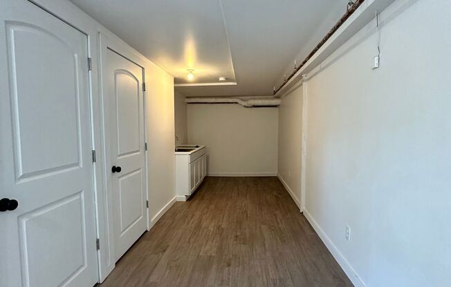 Studio, 1 bath, 425 sqft, $900, Unit G-12