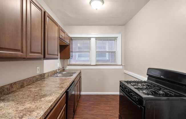 1 bed, 1 bath, 884 sqft, $850, Unit 1W-20