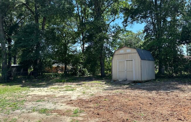 3 beds, 2 baths, $1,250