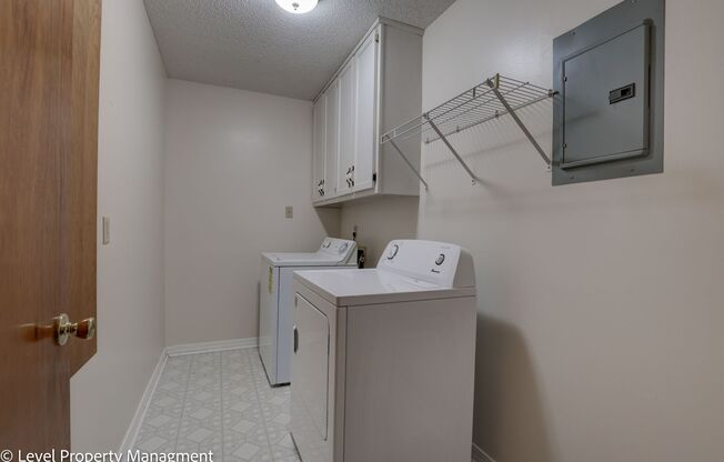 2 beds, 1 bath, $1,275