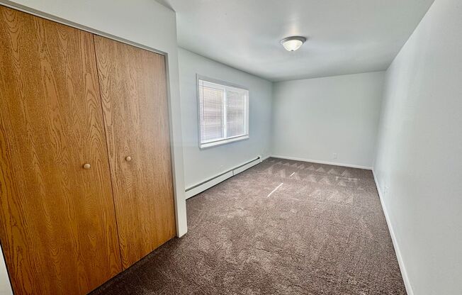 2 beds, 1 bath, $1,295, Unit 10