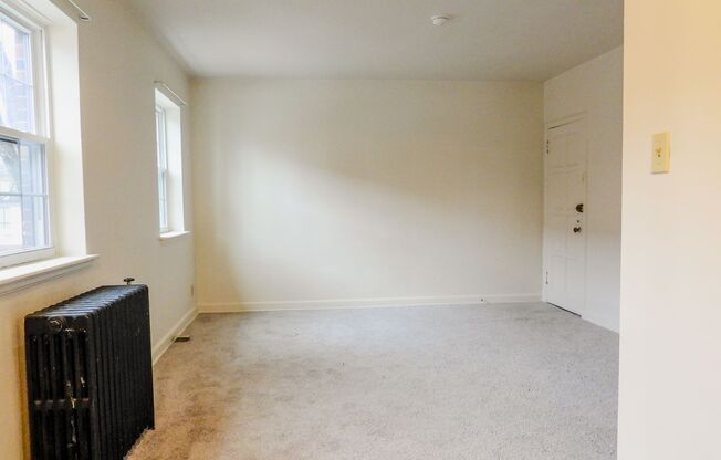 Studio, 1 bath, 450 sqft, $800, Unit 775-44