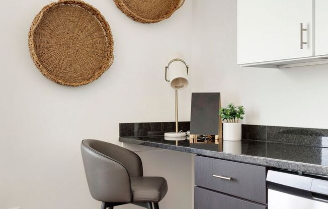 Studio, 1 bath, 421 sqft, $1,200, Unit 510