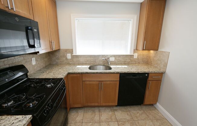 2 beds, 1 bath, 850 sqft, $2,100, Unit 1903-#104