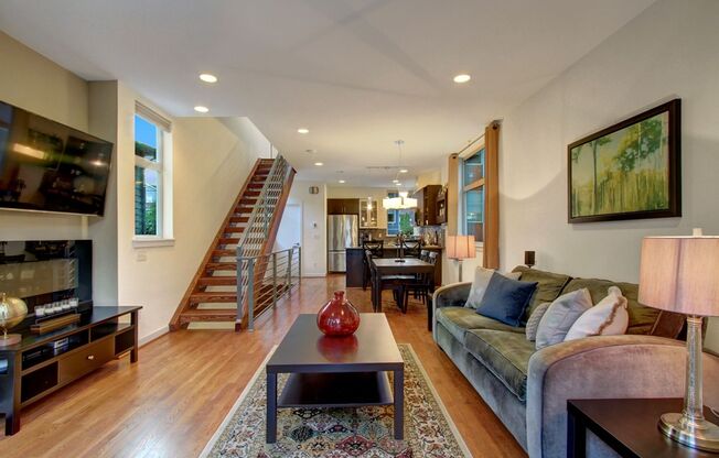 3bd/2ba Seattle Home
