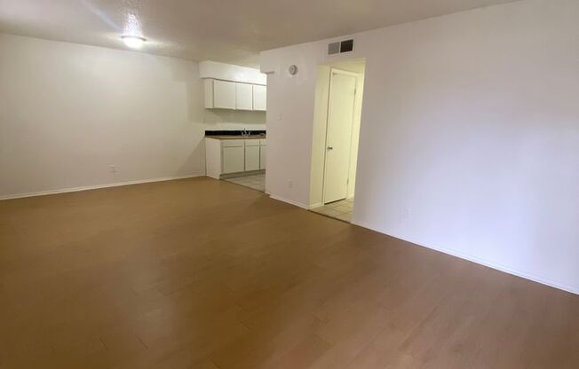 2 beds, 2 baths, 900 sqft, $1,099, Unit LAW11-316