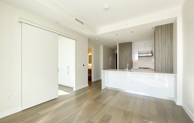 1 bed, 1 bath, 658 sqft, $5,000, Unit 21F