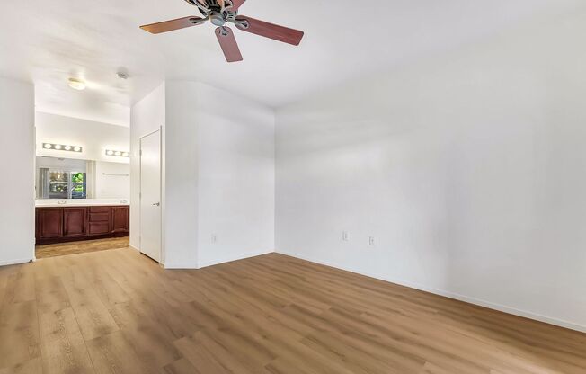 3 beds, 2 baths, $1,600, Unit # 176