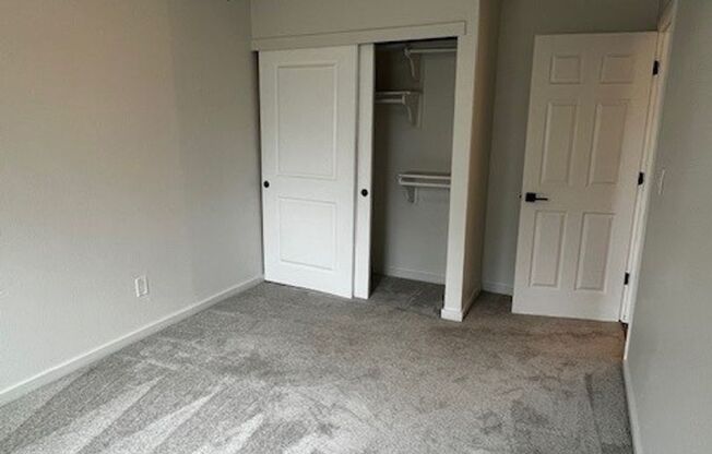 2 beds, 2 baths, 950 sqft, $2,175, Unit 18