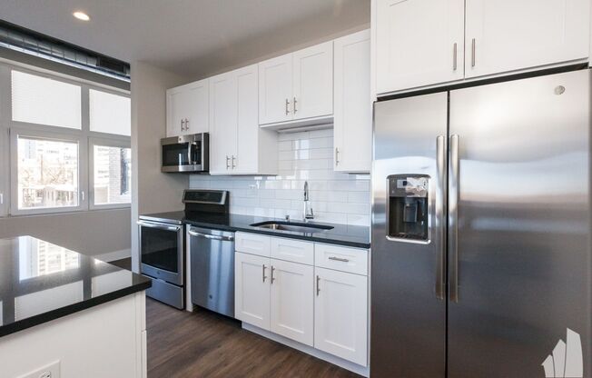 1 bed, 1 bath, 713 sqft, $2,750, Unit 3833-401