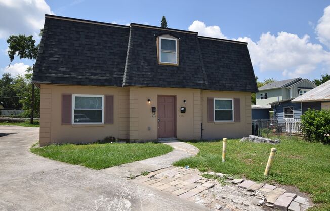 2 Bedroom 1 Bath Duplex For Rent at 1214 East Muriel Street Orlando, FL 32806