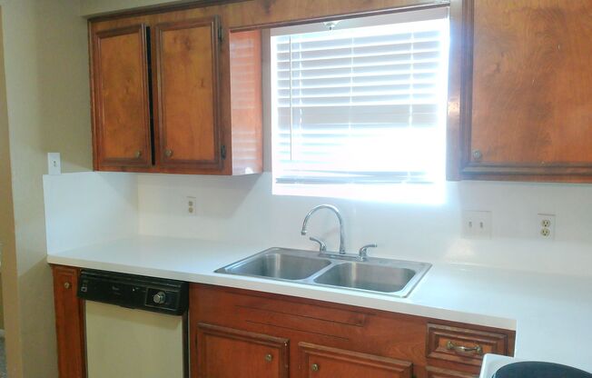 3 beds, 2 baths, $1,595