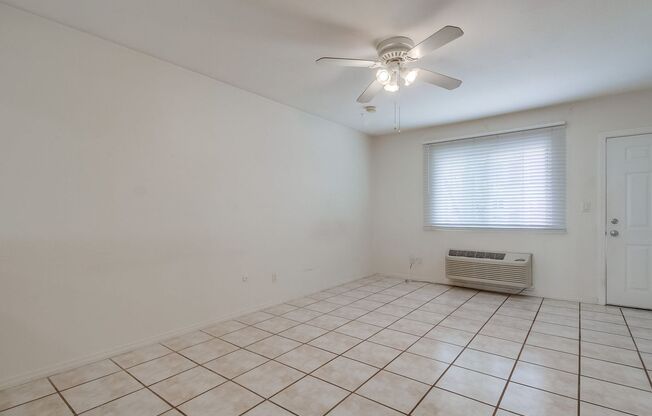 Studio, 1 bath, 420 sqft, $1,825, Unit 4