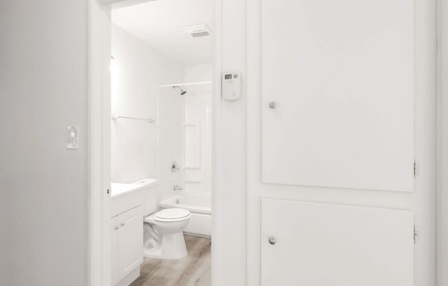 2 beds, 1 bath, 825 sqft, $1,650, Unit 5307-2