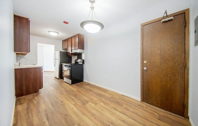 2 beds, 1 bath, 1,155 sqft, $1,530, Unit 051