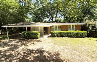 ** 3 bed 2 bath located in Forrest Hills ** Call 334-366-9198 to schedule a self showing ½ off the first full month’s rent