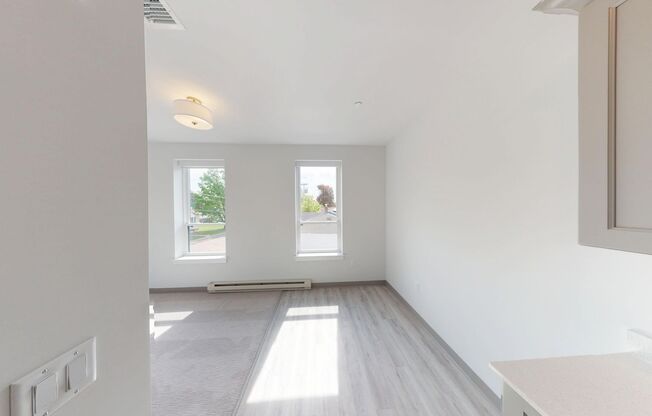 1 bed, 1 bath, 459 sqft, $1,975, Unit 305