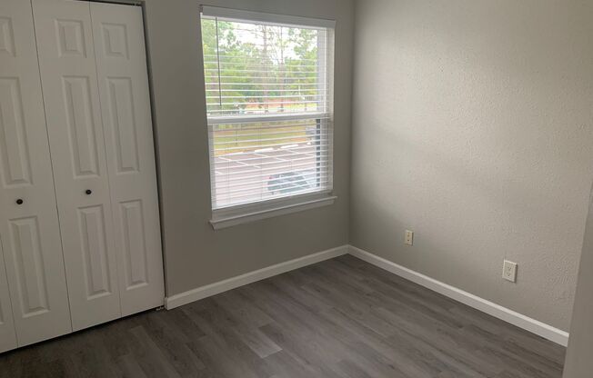 2 beds, 1 bath, $1,500, Unit #208